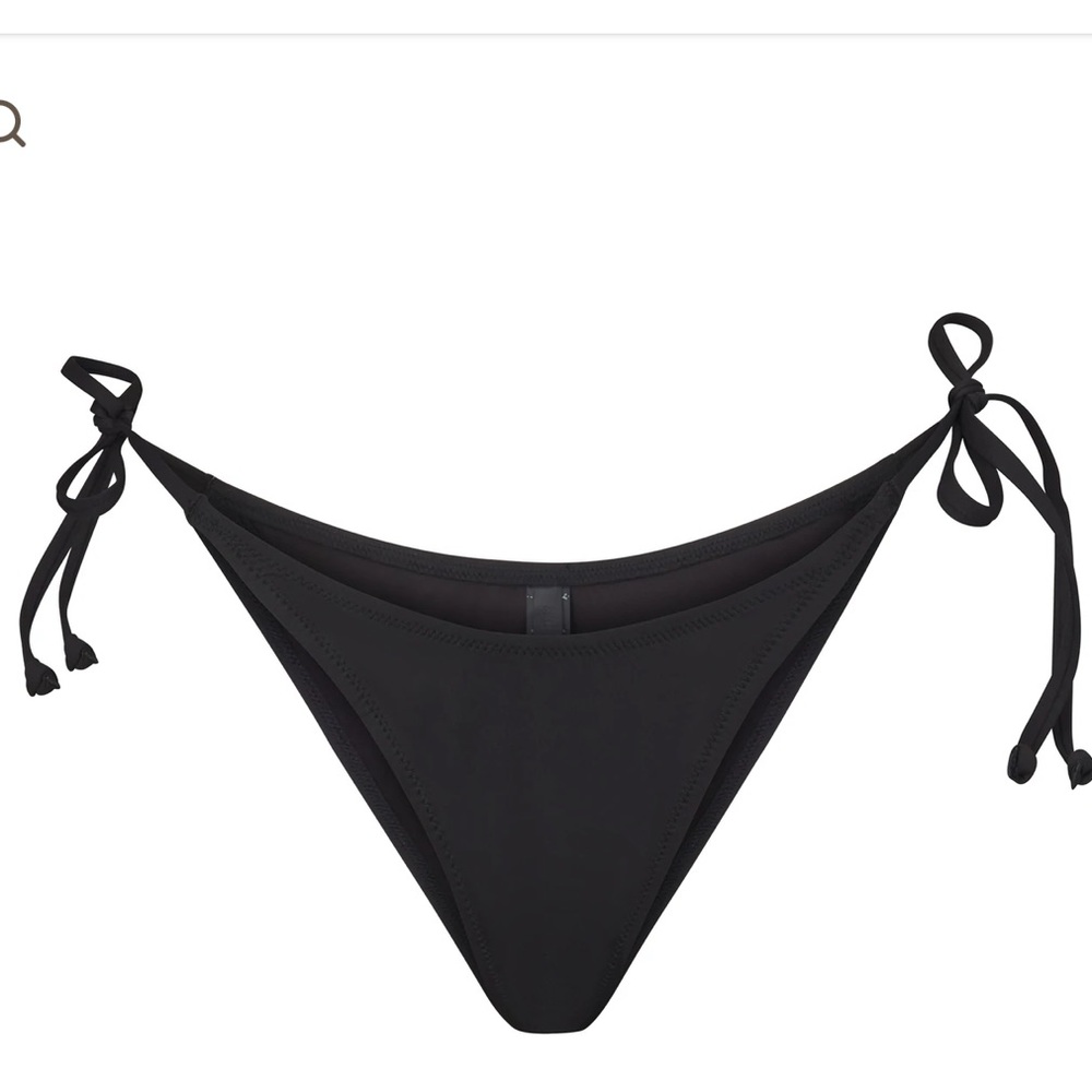 Skims bikini